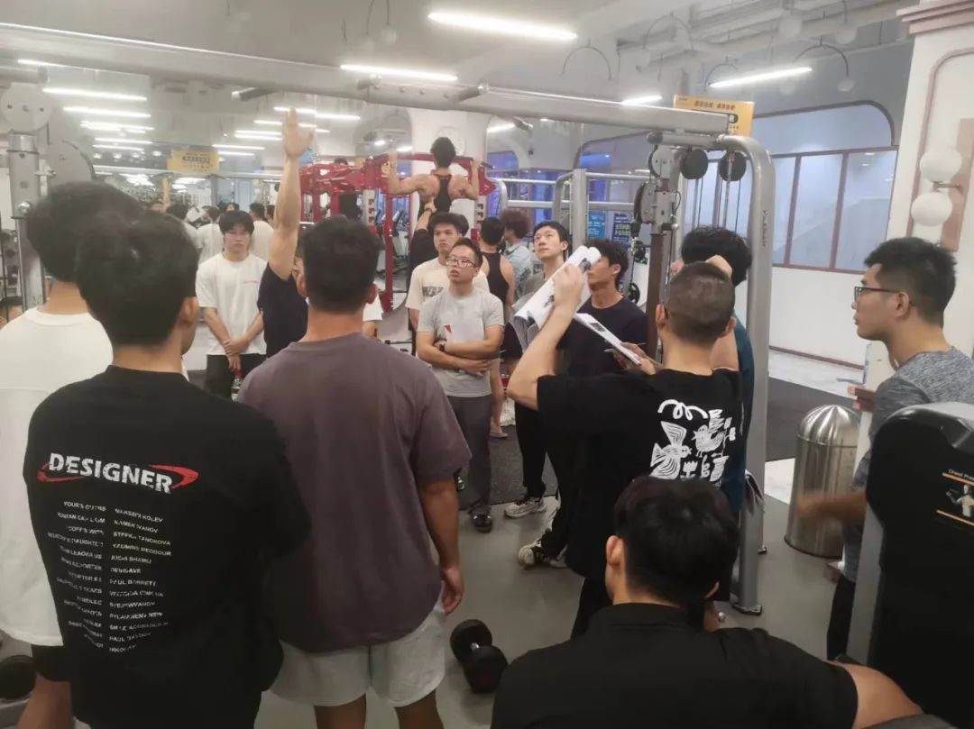 年龄不是阻碍！健身教练职业生涯可延续到多大？(图2)