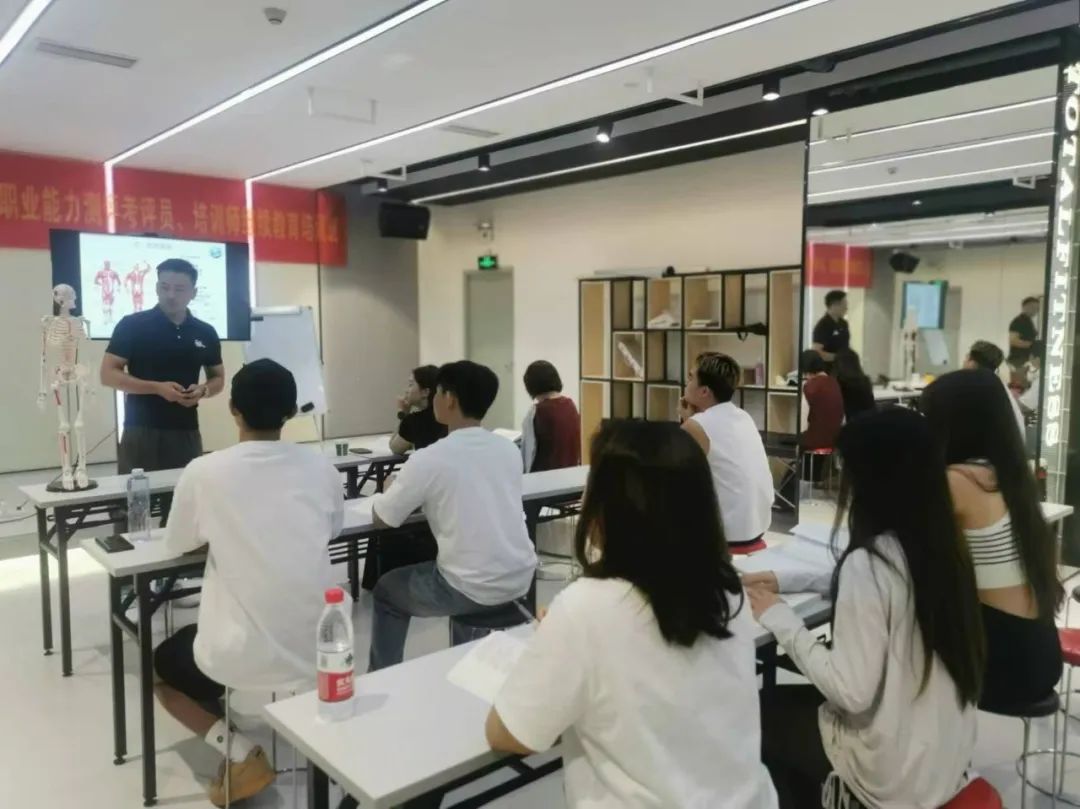 全职、自由、兼职健身教练：区别与优势深度解析(图6)