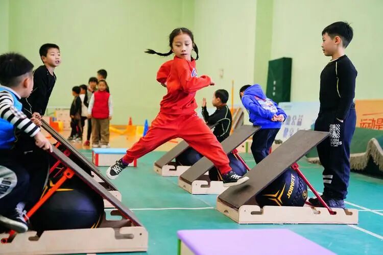 零基础也能当青少年体适能教练!考证 + 上手一站式搞定(图1) 零基础也能当青少年体适能教练!考证 + 上手一站式搞定(图1)